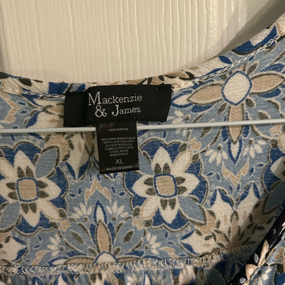 Mackenzie & James Floral Print A-line Floral Top Women’s Size XL - Picture 2 of 6